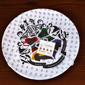 😀 New Harry Potter Hogwarts Crest Set of 4 Melamine Dinner Plates 10" with tag